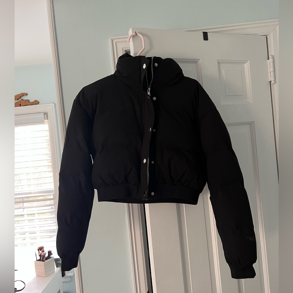 PRINCESS POLLY CROPPED BLACK PUFFER JACKET - EXCELLENT CONDITION